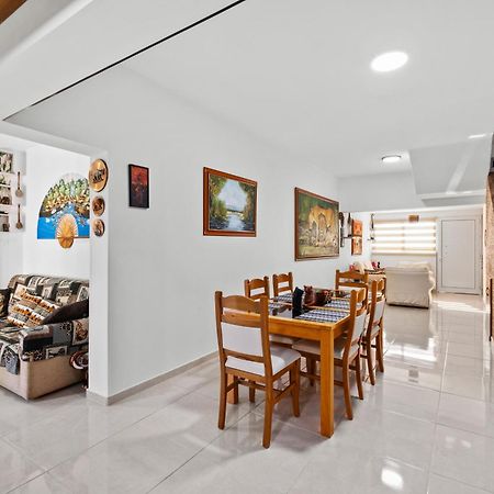 Demetris Apartment Meneou Bagian luar foto