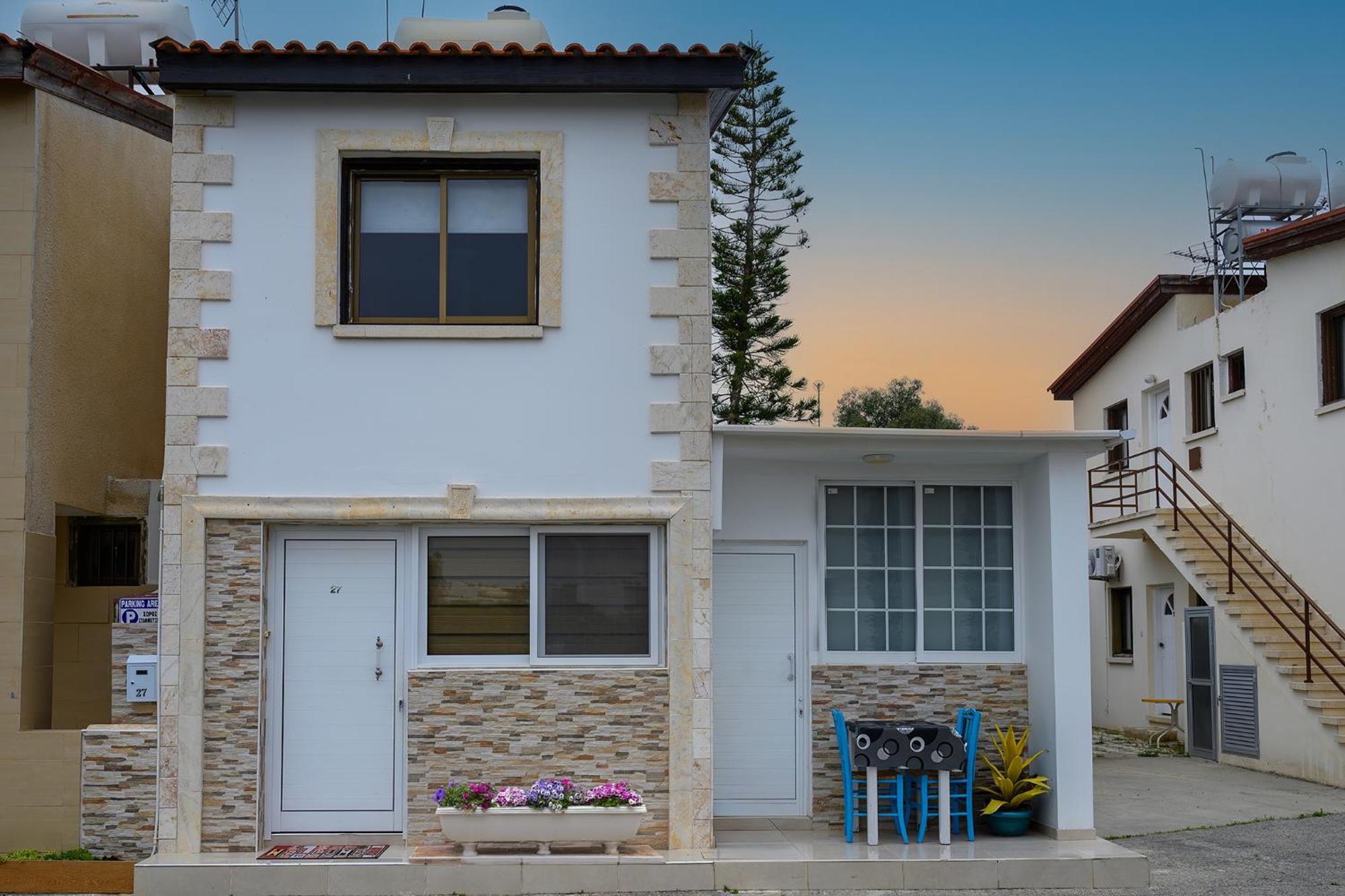 Demetris Apartment Meneou Bagian luar foto