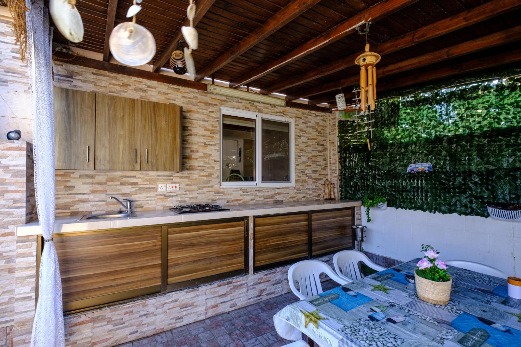 Demetris Apartment Meneou Bagian luar foto