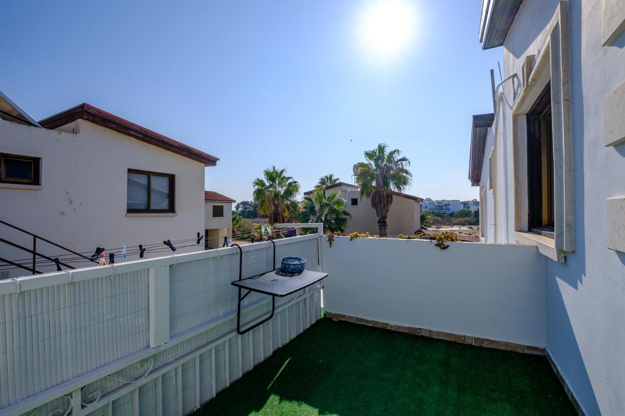Demetris Apartment Meneou Bagian luar foto