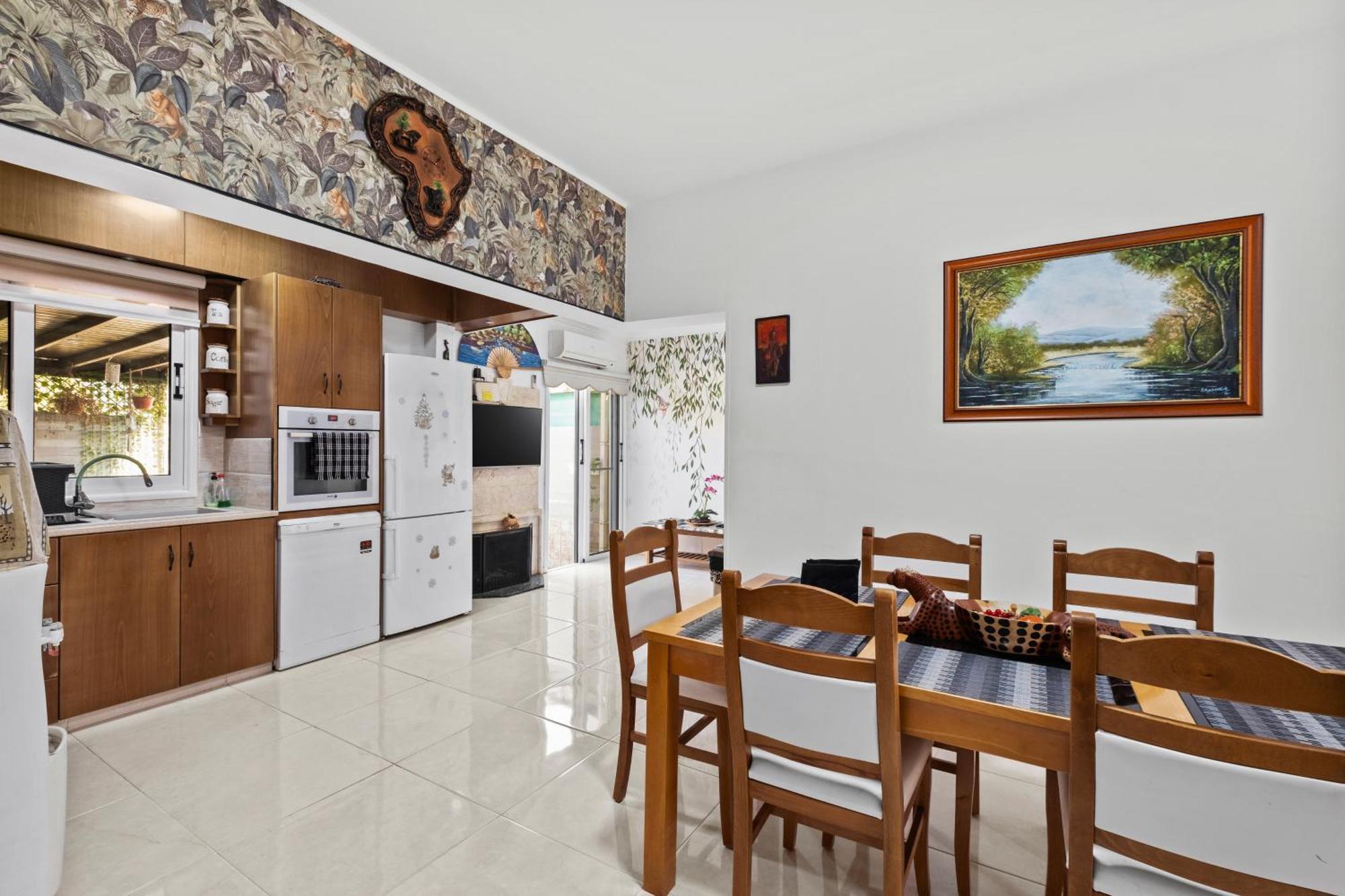 Demetris Apartment Meneou Bagian luar foto