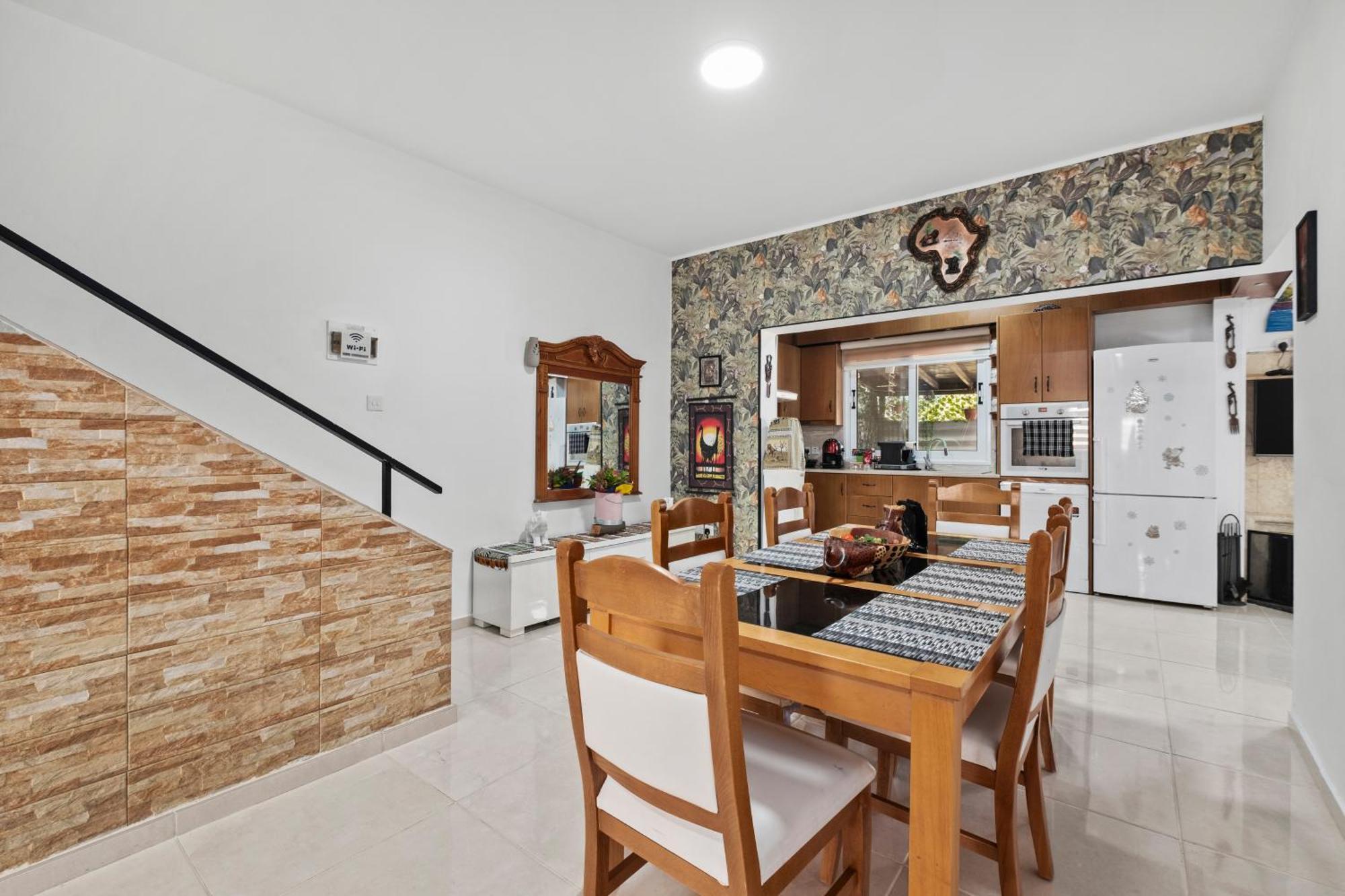 Demetris Apartment Meneou Bagian luar foto